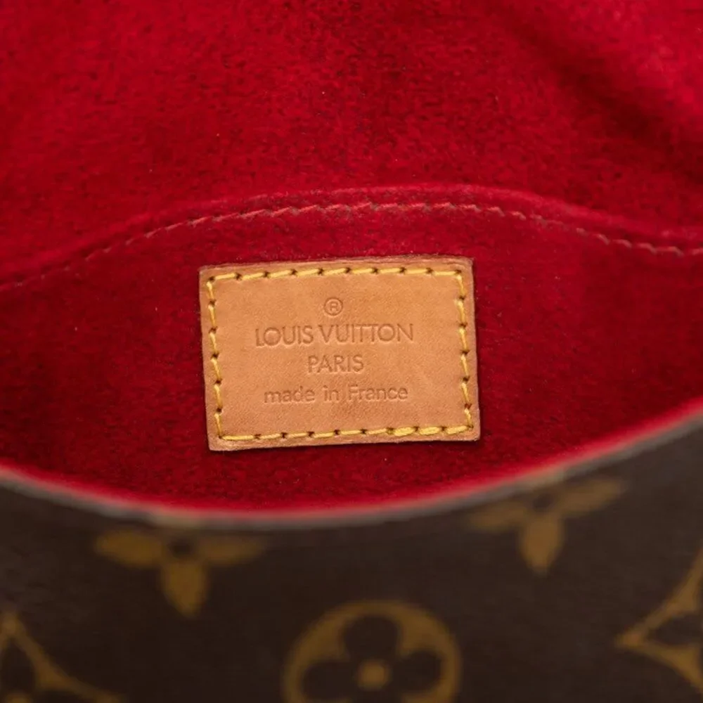 Louis Vuitton Monogram Crossbody Bag M51179